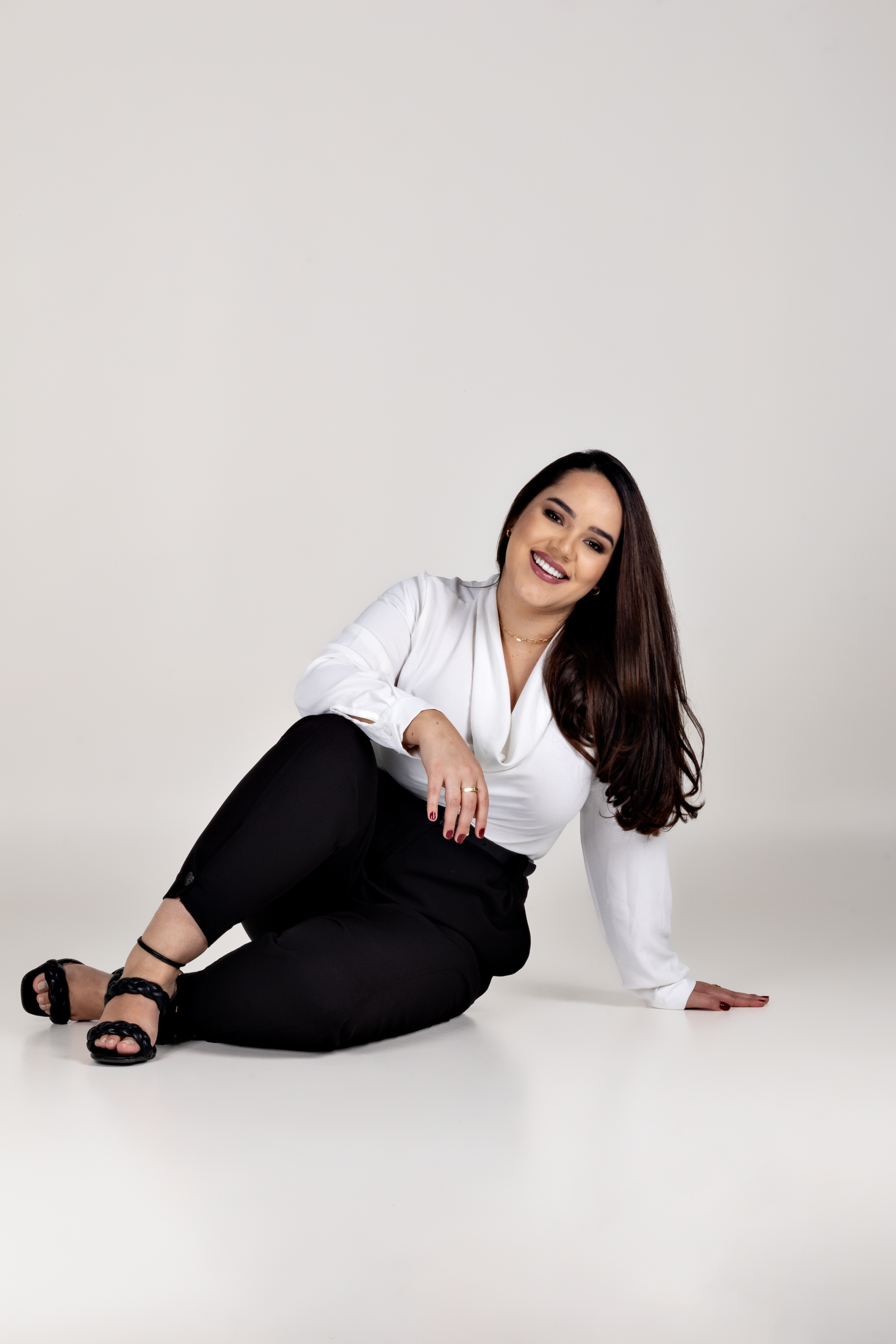 Daniela Teixeira, especialista em extensão de cílios e design de sobrancelhas em Farroupilha RS